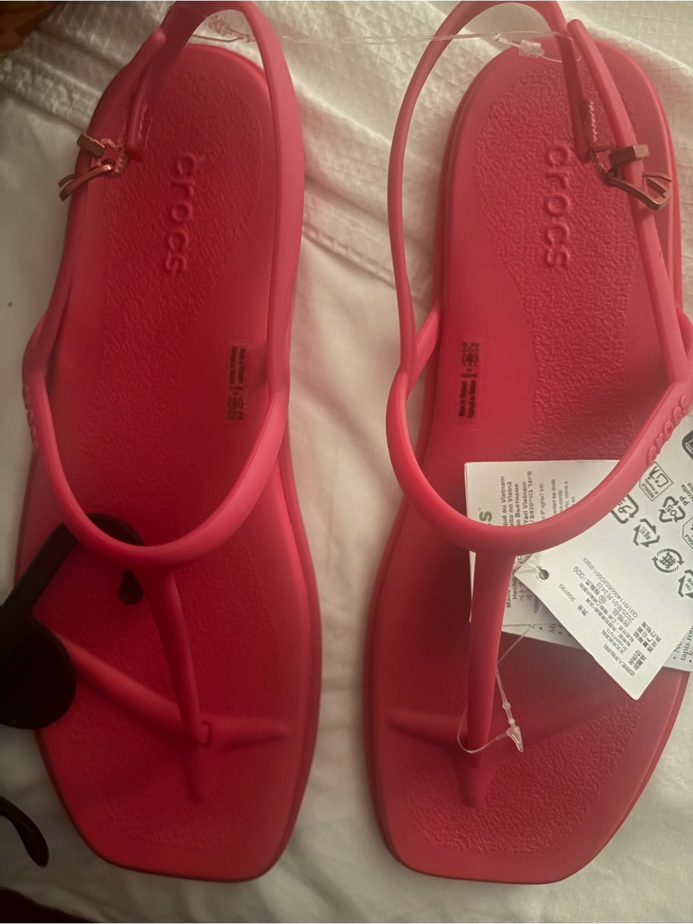 CROCS Women's Vibrant Pink strap Sandals